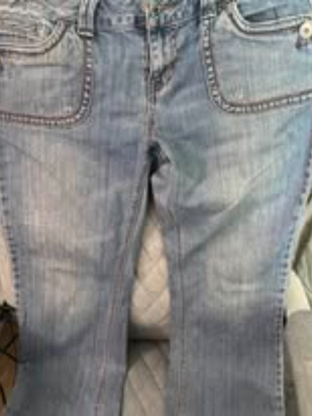 Aeropostale Womens jeans 13-14  regular -short zipper -distressed